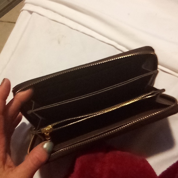 Louis Vuitton wallet - Picture 2 of 4